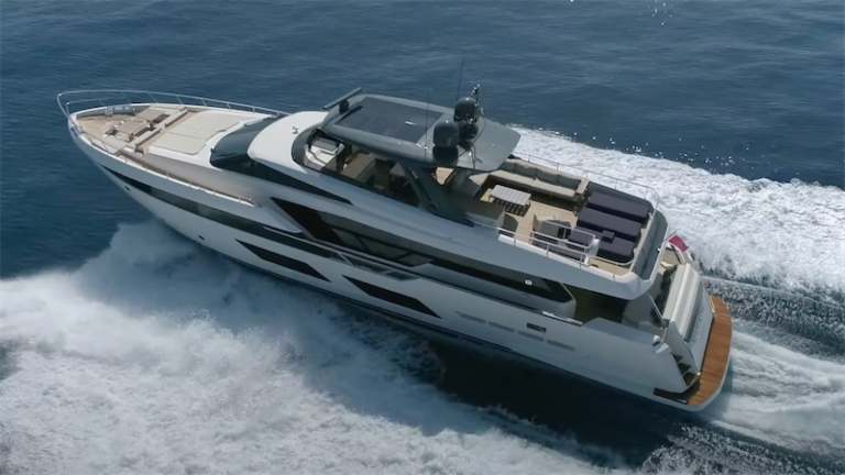 6-java-ferretti-920-damonte-yachts