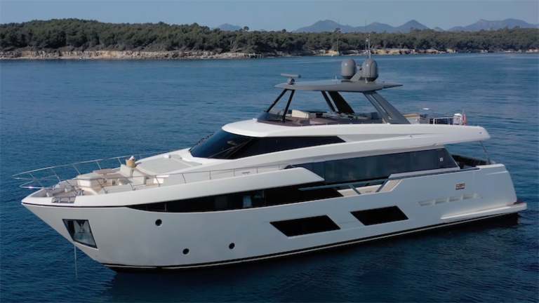 7-java-ferretti-920-damonte-yachts